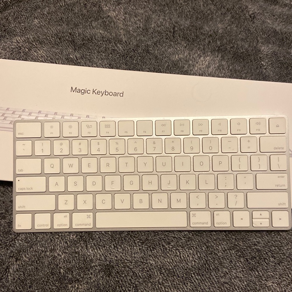 Apple Magic Keyboard - White